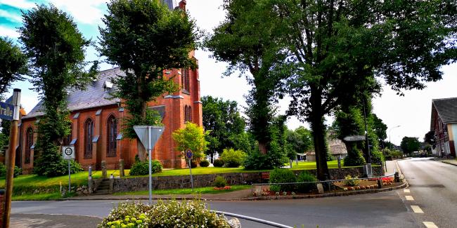 St. Anschar-Kirche und Kirchenstraße   <br/>Foto: Christian Kidon